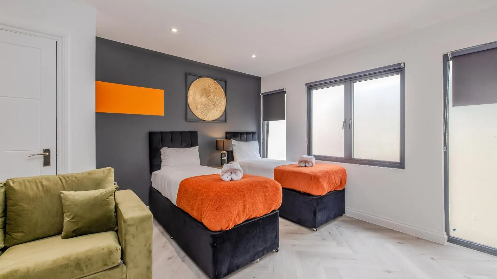 Morden Studio Flat Next To Beach Sleep 5 Brighton